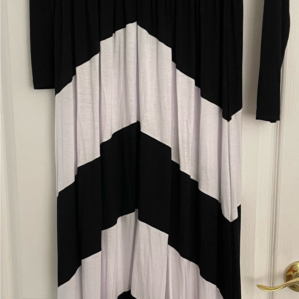 NWOT Stylish long dress - Picture 2 of 4